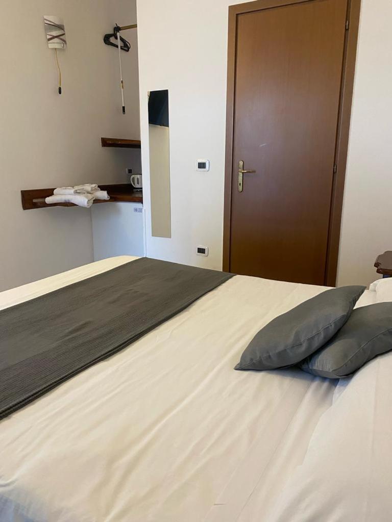 Airport Hotel Fiumicino Zewnętrze zdjęcie